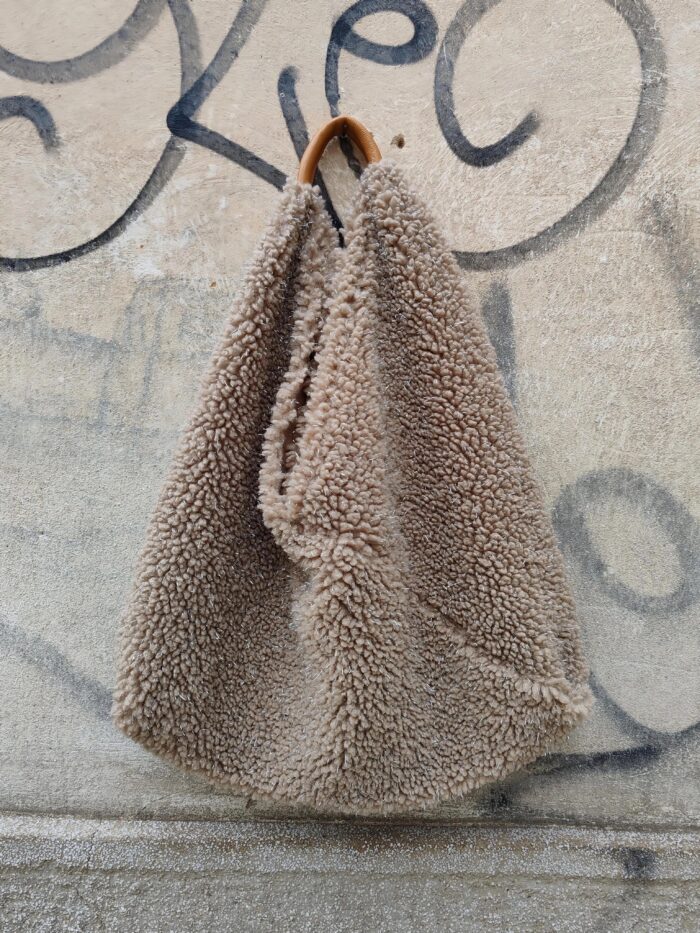 hobo τσάντα sheepskin μπεζ ασημί glow