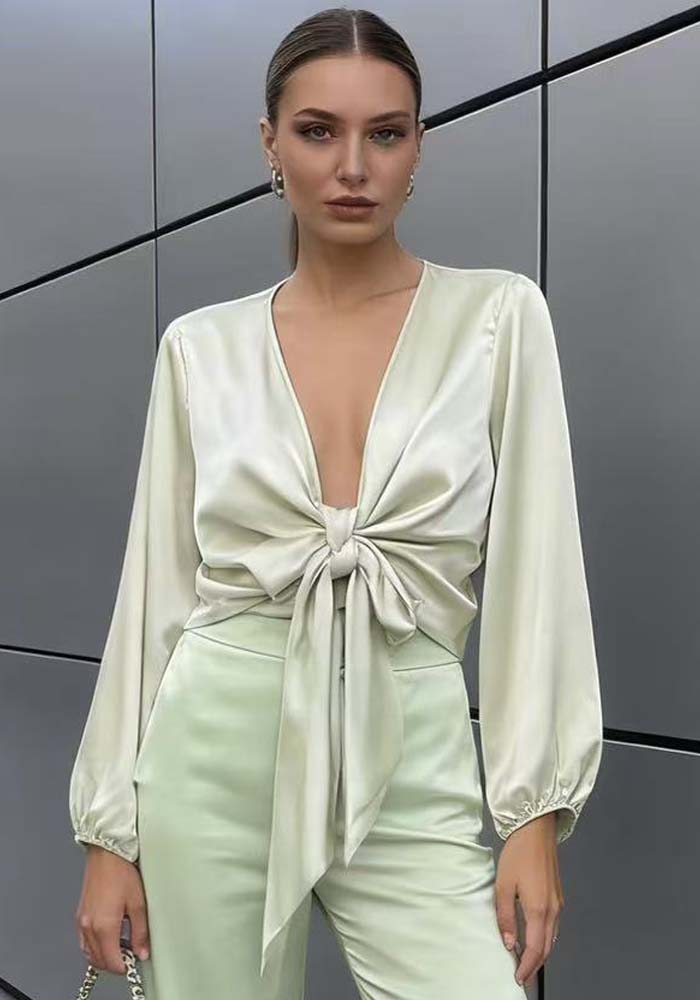 Σαμπανί σατέν μπολερό με μπροστινό δέσιμο και μακριά μανίκια