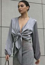 Γκρι σατέν μπολερό με μπροστινό δέσιμο και μακριά μανίκια