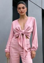 Ροζ σατέν μπολερό με μπροστινό δέσιμο και μακριά μανίκια
