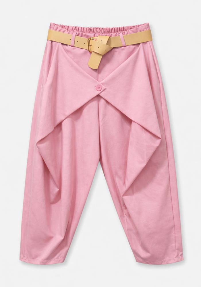 Ροζ γυναικείο παντελόνι balloon με ασύμμετρο μπροστινό σχέδιο, ελαστική μέση και μπεζ ζώνη δερματίνης