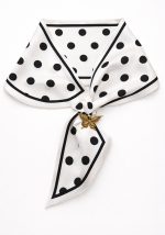 Κολιέ Trending 2 με εκρού πουά φουλάρι και χρυσή μεταλλική πεταλούδα.