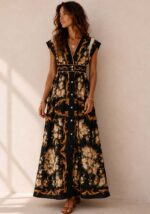 Maxi φόρεμα Belleza με romantic floral και baroque print σε μαύρη απόχρωση, V ντεκολτέ, κουμπιά και σφηκοφωλιά στη μέση