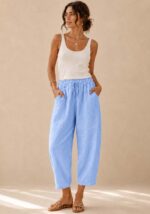 Λινή barrel παντελόνα Estate σε sky blue απόχρωση με relaxed γραμμή, λάστιχο στη μέση και τσέπες.
