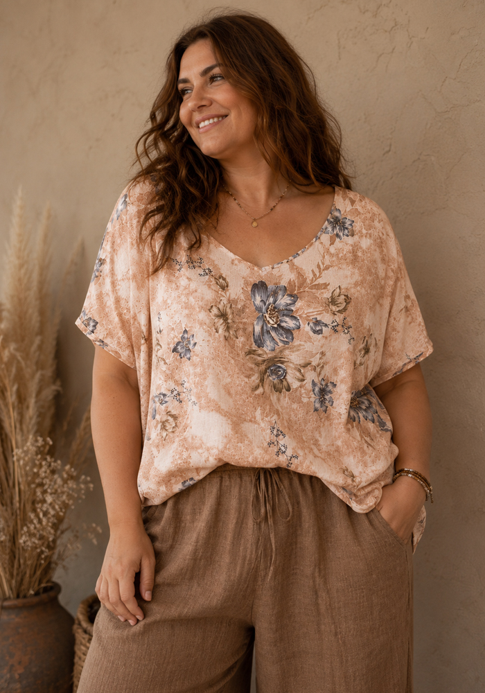 Nude boho μπλούζα Teresina με floral print, V λαιμόκοψη και άνετη γραμμή.